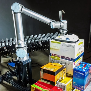 Solutions de robots de manutention pour lignes d'emballage : Robot universel UR10e UR20, robot de palettisation automatisé, bras de cobot - Product Image 2