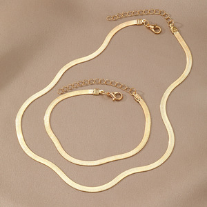 Set Collana e Bracciale a Catena Piatta Stile Serpente in Tono Oro e Argento per Donna, Gioielli Minimalisti alla Moda - Product Image 2