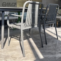 Ensemble de salle à manger extérieur moderne en aluminium thermolaqué pour hôtel et villa, 10 places, pour cour et patio d'appartement, table et chaises en option
