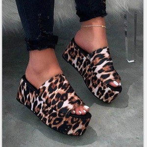 <span class=keywords><strong>Pantoufles</strong></span> à plateforme pour femmes, sabots de jardin, sabots d'été, talons hauts compensés, <span class=keywords><strong>pantoufles</strong></span> à la mode, <span class=keywords><strong>pantoufles</strong></span> compensées pour femmes, 2023 - Product Image 5
