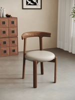 Nordischer Eschenholz Esszimmerstuhl Moderner Einfacher Leder-Polsterstuhl Bewegliche 4 Beine Designer Wohnmöbel Antike Walnussfarbe