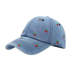Nuovo Cappellino da Baseball in Denim con Ricamo Retrò a Ciliegie, Morbido e Trendy, per Donna, Effetto Viso Sottile - Product Image 4