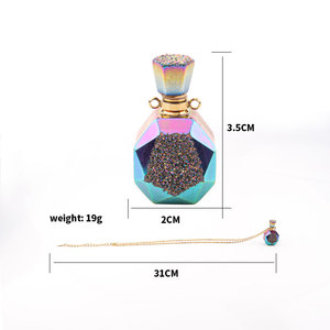 Collier pendentif bouteille de parfum en pierre de cristal à facettes pour femme - Product Image 2