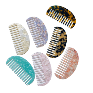 Peigne classique Beissy en plastique antistatique motif léopard marbré, à dents larges de 4 mm, pour usage domestique adulte - Product Image 1