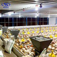 Équipement d'alimentation pour élevages avicoles de différentes tailles et conceptions, silos, régulateurs, abreuvoirs à tétines et coupelles d'égouttement