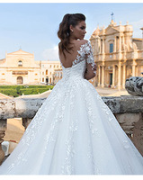 Robe de Mariée de Luxe Col en V, Manches Longues, Personnalisée, en Tissu de Dentelle Perlé, Robe de Mariée Blanche Modeste