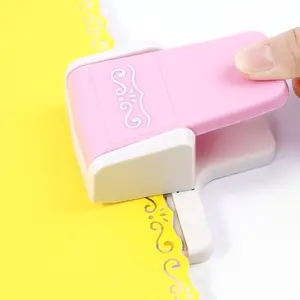 Mini perforadora de papel para niños, perforadora de plástico en relieve para manualidades decorativas