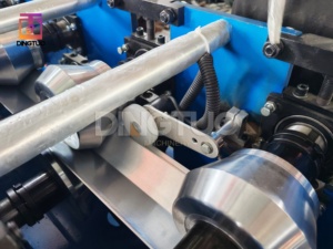 Machine de formage de tuiles métalliques personnalisée à haute productivité avec moteur à roulement – Équipement de profilage automatique - Product Image 6