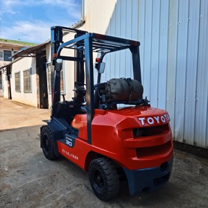 Japan Original Used Forklift for Cheap Sale China for FD30 Mini Good Condition 3 Ton LPG Powered Hydraulic <b>Side</b> Shifter Two - Product Image 2