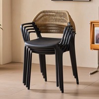 Fabricant Chaise de salle à manger balcon en plastique confortable et populaire de style rotin pour les loisirs modernes