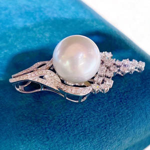 สร้อยคอไข่มุกธรรมชาติแบบขายส่ง พร้อมพู่ห้อยโบว์ สำหรับผู้หญิง ดีไซน์สไตล์ฝรั่งเศสย้อนยุค โดดเด่นมีเอกลักษณ์ ประดับเพชร - Product Image 4