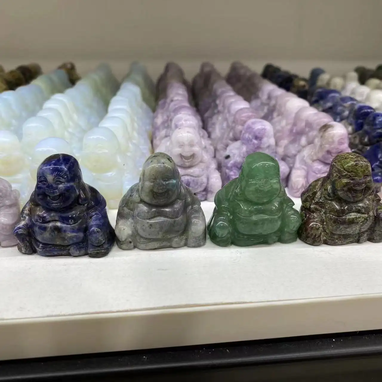 Figurine di cristallo intagliato naturale statua di buddha guarigione Mini sculture di cristallo scultura di cristallo buddha