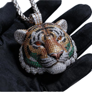 Pendentif Tête de Tigre Colorée en Moissanite, Bijou Charmant, Collier Statement pour Collection ou Cadeau - Product Image 1