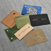 Étiquette de vêtement en cuir gaufré personnalisée, écologique, pliée en bout, avec logo, vente en gros, fabriquée à la main, usine de Dongguan