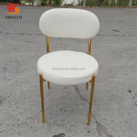 Chaises de banquet ovales en métal doré empilables de haute qualité, modernes et élégantes pour les mariages en plein air