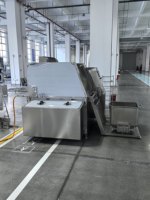Laveuse de bacs à viande 200L pour chariots de viande, laveuse de bacs Euro pour usine de transformation de la viande