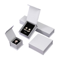 Emballage en papier personnalisé recyclable Rectangle Bijoux Cadeau Collier Bracelet Bagues Emballage magnétique Bijoux Boîtes en papier rigide