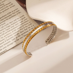 กำไลข้อมือเปิดลายรวงข้าวเหล็กไทเทเนียมชุบทอง 18k ของขวัญเครื่องประดับแฟชั่นสำหรับผู้หญิง - Product Image 3