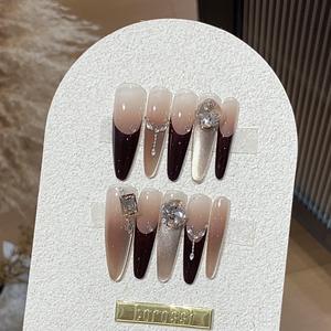 Venta al por Mayor de 10 Piezas de Uñas Postizas Francesas Hechas a Mano con Hermoso Diseño de Lujo Personalizado, Muestras Gratis y Empaque Personalizado - Product Image 6