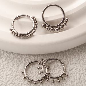 Perles de soudage 16G titane Septum cerceau boucle d'oreille <span class=keywords><strong>Tragus</strong></span> Cartilage <span class=keywords><strong>Piercing</strong></span> charnière Clip sur anneau de nez - Product Image 2