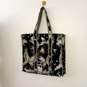 Sac fourre-tout matelassé en coton noir pour femme avec imprimé floral, style bohème, sac à main décontracté d'été avec fermeture éclair pour femme - Product Image 1