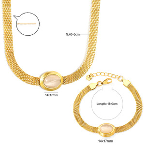 Collares de Moda con Cadena de Malla Dorada y Piedra Ojo de Gato con Engaste Ovalado, Joyería Unisex para Regalo - Product Image 3