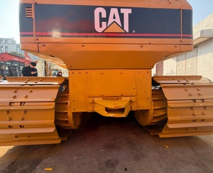 Bulldozer compact d'occasion CAT D5G, faible nombre d'heures de fonctionnement, flexible, idéal pour les projets d'ingénierie municipale et d'aménagement paysager - Product Image 4