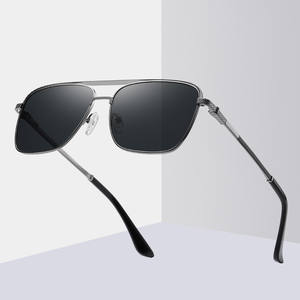 Gafas de sol clásicas de Metal para hombre y mujer, lentes de sol polarizadas de nailon Retro para conducir, pescar y piloto - Product Image 1