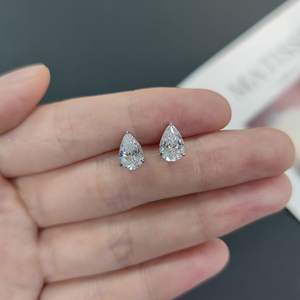 Pendientes de Botón con Moissanita <span class=keywords><strong>en</strong></span> Forma de Pera Estilo Hepburn, Garra de Águila, 0.5/1.5/2 Quilates, Plata de Ley S925, Chapados <span class=keywords><strong>en</strong></span> Oro, Unisex - Product Image 3