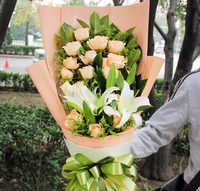 Papier d'emballage pour fleurs, papier ondulé uni, matériaux d'emballage pour bouquets, pour fleuristes.