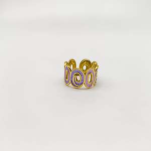 Anillos de Moda de Acero Inoxidable 316L con Baño de Oro PVD y Diseño de Esmalte Morado, Ajustables para Mujer - Product Image 1