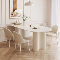 Table à manger et îlot en dalle de pierre de style moderne et luxueux, 4 places, design crème français pour usage domestique