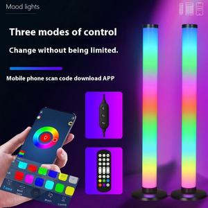 Barre lumineuse LED intelligente RGB alimentée par USB, lampe d'ambiance à 360 degrés avec application et télécommande pour la décoration de la salle de jeu - Product Image 3
