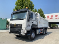 Camion benne basculante HOWO V7 d'occasion Sinotruk 375 CV LHD RHD, châssis robuste et excellente capacité de montée