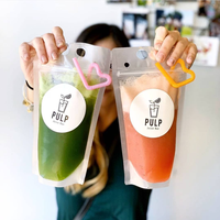 Emballages personnalisés biodégradables de qualité alimentaire pour boissons liquides, sachets jetables en plastique pour jus avec bec verseur et trou pour paille