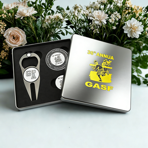 Proveedor Oro: Set de Regalo de Golf Personalizable, Herramienta para Reparar Césped (Divot Tool) y Marcador de Pelota de Metal de Calidad Premium con Diseños de Fichas de Póker - Product Image 4