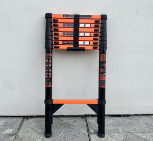 Échelle télescopique en acier à prix avantageux, nouvelle, de 2,7 m à 6,3 m, avec conception pliable, haute qualité, capacité de charge maximale de 150 kg. - Product Image 2