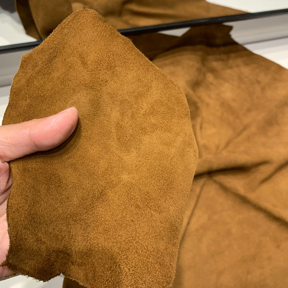 สีน้ำตาล