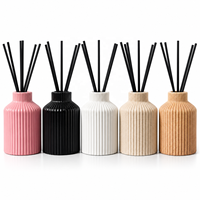 Bouteille diffuseur à roseaux en céramique côtelée nordique de 190 ml, moderne et minimaliste, pour aromathérapie et décoration intérieure – Vente en gros