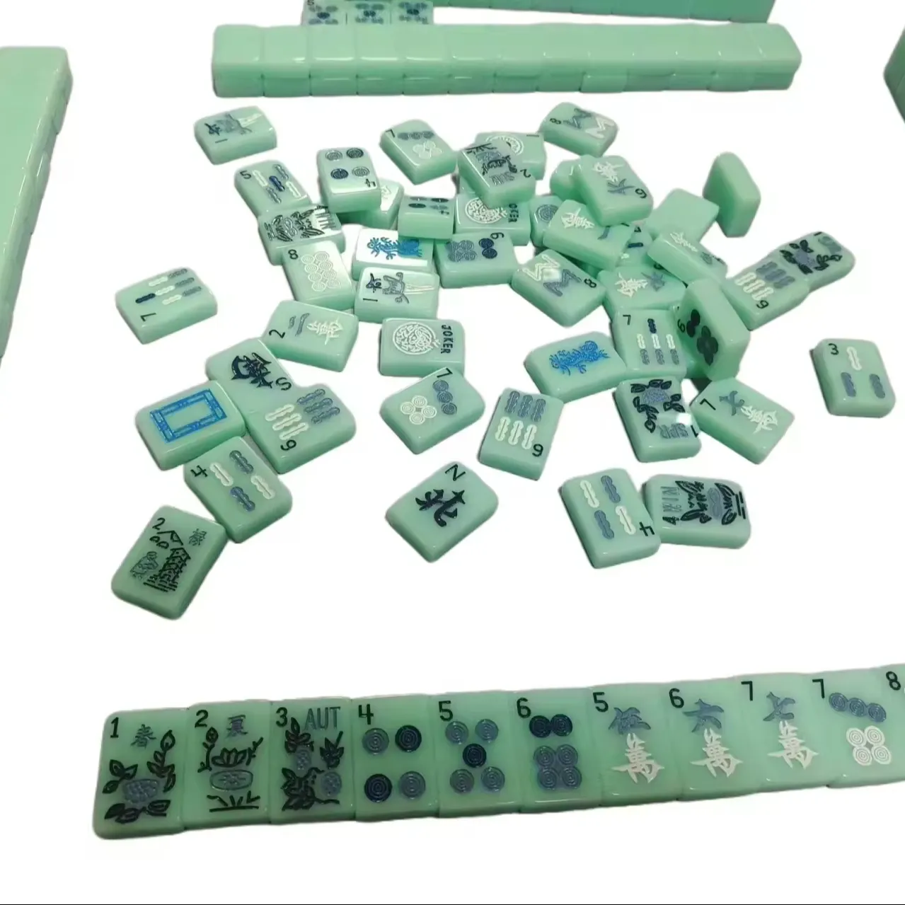 Amerikanisches Familientischspiel Acryl Mahjong-Set Mahjong handbemaltes Acrylgrünes Mahjong tragbare Größe und leichtes Gewicht
