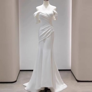 S1576L Abito <span class=keywords><strong>da</strong></span> <span class=keywords><strong>sposa</strong></span> francese monospalla 2026 con vita a coda di pesce e vestibilità Slim Texture leggera e abito <span class=keywords><strong>da</strong></span> <span class=keywords><strong>sposa</strong></span> a pieghe - Product Image 2