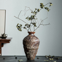 Vase vintage en céramique et porcelaine, élégant vase décoratif d'intérieur pour les arrangements floraux classiques et la décoration intérieure intemporelle