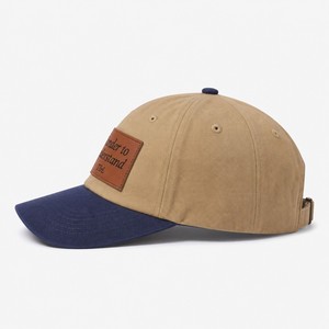 Gorra de béisbol deportiva estructurada de 6 paneles de sarga de algodón con parche de cuero sintético y logotipo personalizado al por mayor, ajustable y a la moda con diseño de hoja. - Product Image 4