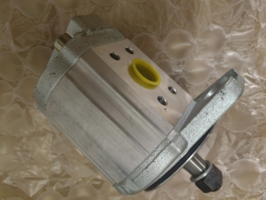 อะไหล่หมายเลข 358172 สำหรับยางกันกระแทกของรถบดถนน Dynapac รุ่น CA610D - Product Image 1