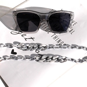 Chaîne de <span class=keywords><strong>lunettes</strong></span> tendance en acrylique antidérapante de 70 cm avec support pour <span class=keywords><strong>lunettes</strong></span> de soleil et sangle pour masque facial – Accessoire pour <span class=keywords><strong>lunettes</strong></span> - Product Image 3