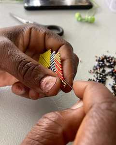 Pendientes de Mujer Namayo, Chapados en Oro de 24K, Estilo Bohemio, con Forma de Lágrima y Flor, con Brillo Savannah, para Bodas y Fiestas - Product Image 3