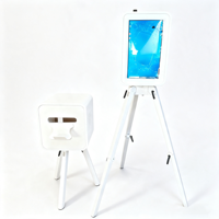 Cabina de Fotos con Pantalla Táctil de Madera Blanca, Kiosco de Selfies con Cámara DSLR Basado en iPad, Cabina de Fotos para Bodas y Eventos para Alquiler en Fiestas
