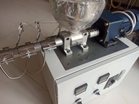 Extrudeuse à vis simple de laboratoire compacte pour consommables d'impression 3D et essais de filaments de prototypes