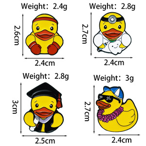 Broche Único de Patito Amarillo Profesional, Lindo Accesorio de Ropa de Aleación Esmaltada, Insignia Creativa de Dibujos Animados para Decoración de Mochilas - Product Image 4