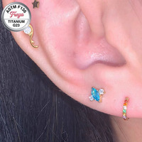 Boucles d'oreilles bohèmes sur mesure Freya en titane G23 avec zircon, piercing labret à filetage interne pour femme